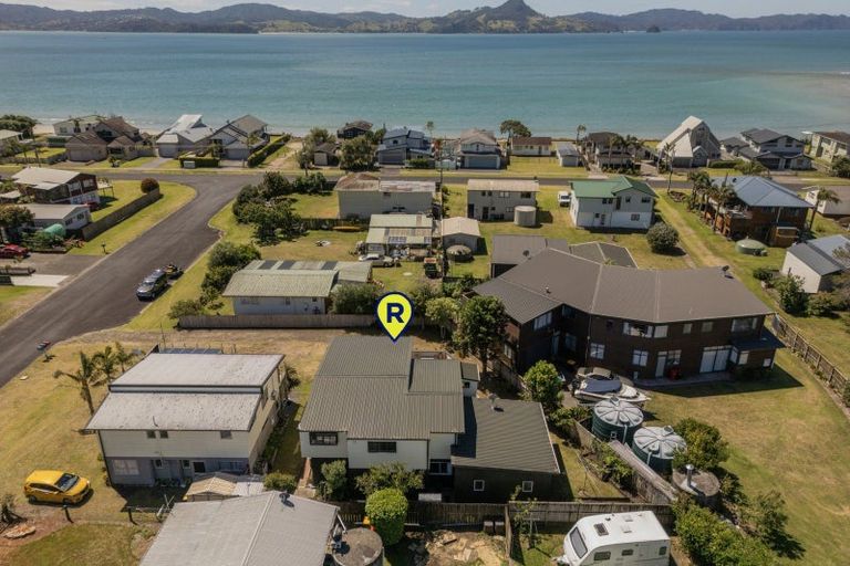 Photo of property in 10 Oyster Drive, Cooks Beach, Whitianga, 3591