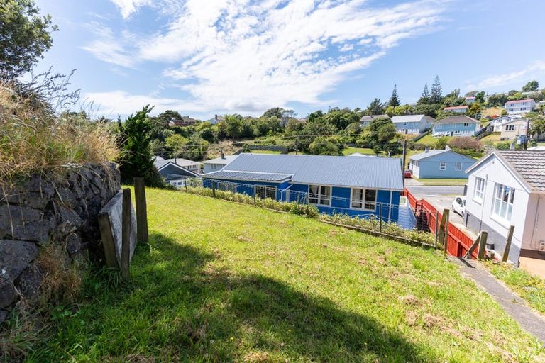 Photo of property in 189 Sievers Grove, Cannons Creek, Porirua, 5024
