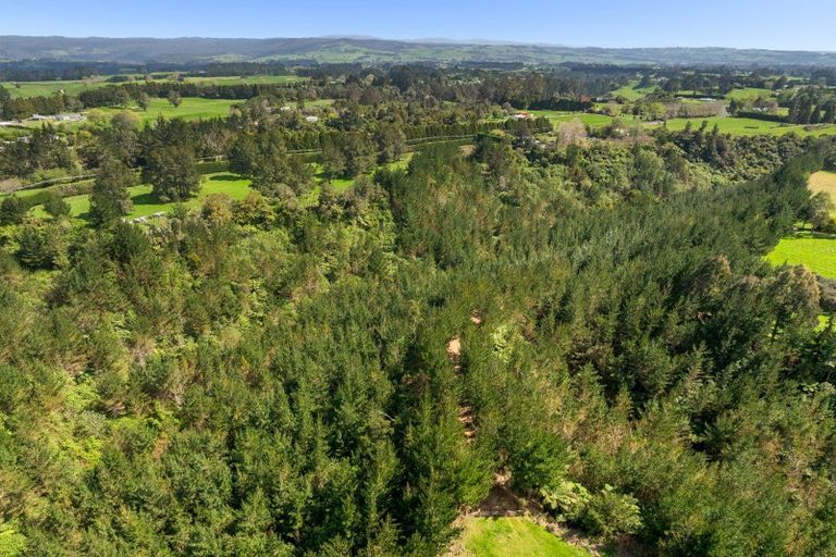 Photo of property in 2 Sarona Park Drive, Omanawa, 3171