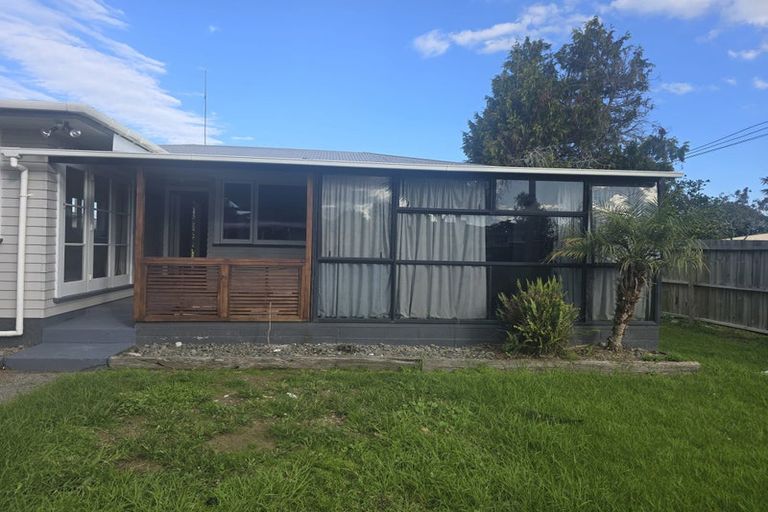 Photo of property in 4 Braeburn Place, Takanini, 2112