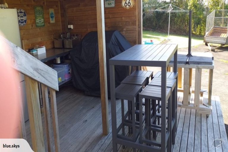 Photo of property in 53 Cliff View Drive, Green Bay, Auckland, 0604