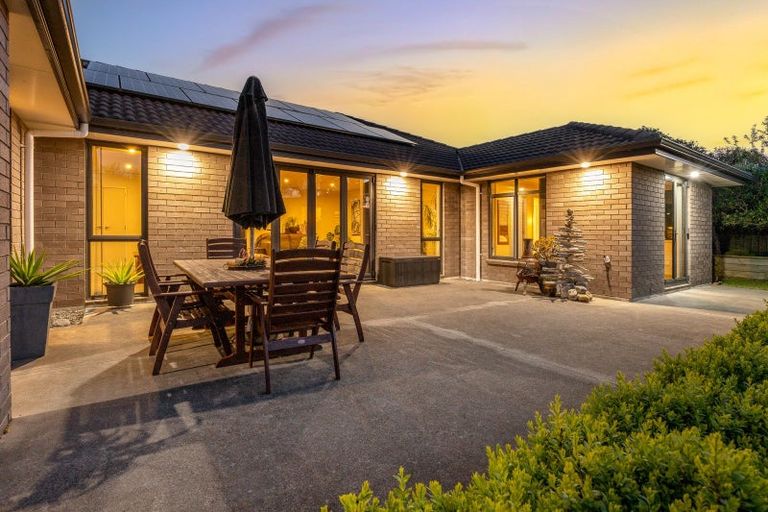 Photo of property in 1 Simpson Crescent, Raumati Beach, Paraparaumu, 5032