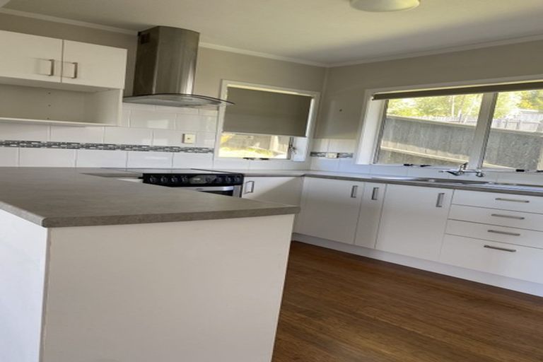 Photo of property in 1/30 Acacia Road, Torbay, Auckland, 0632