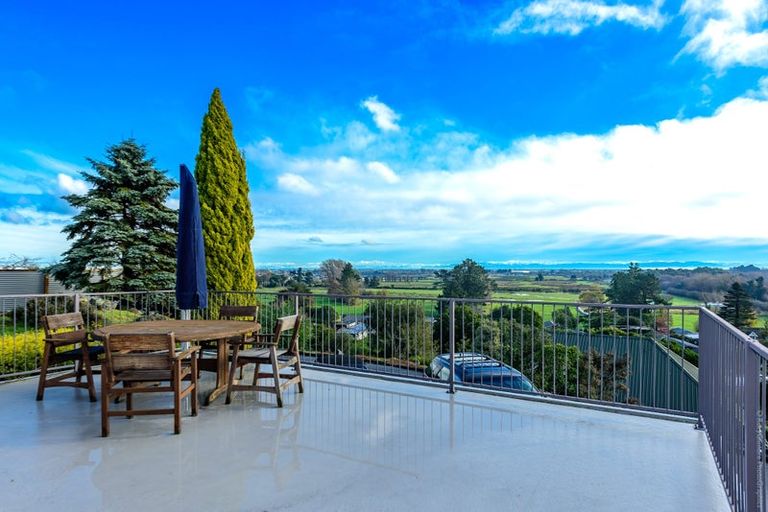 Photo of property in 411 Cashmere Road, Westmorland, Christchurch, 8025