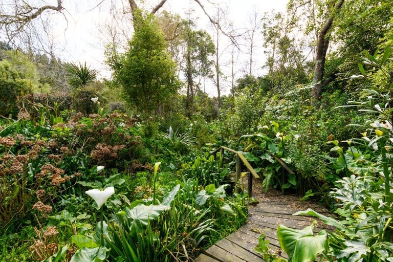 Photo of property in 21 Moonshine Valley Road, Aokautere, Palmerston North, 4471