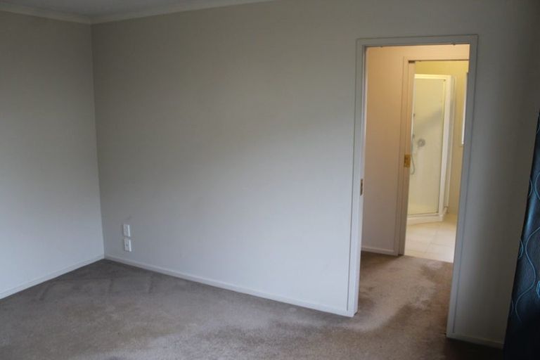 Photo of property in 14 Fitchburg Place, Mangere, Auckland, 2022