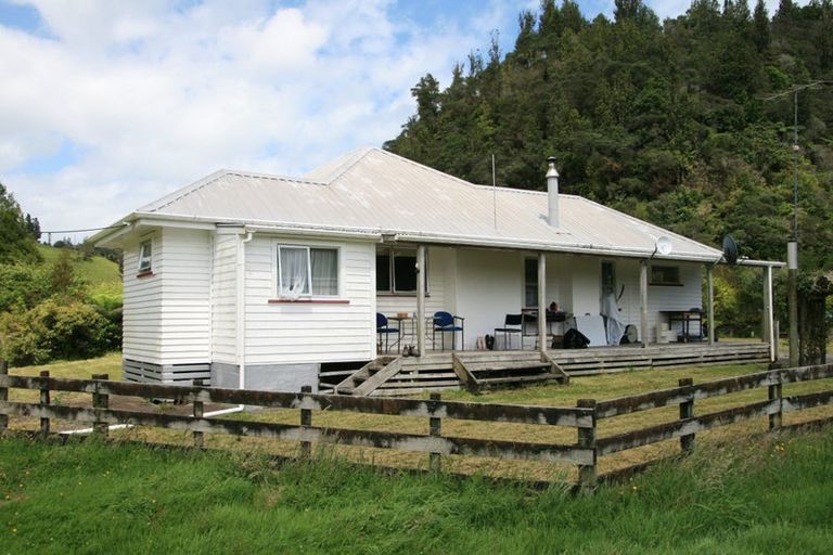 Photo of property in 3180 Mokau Road, Ahititi, Urenui, 4378