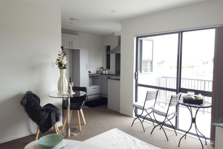 Photo of property in 2/46 Hollowout Street, Takanini, 2112