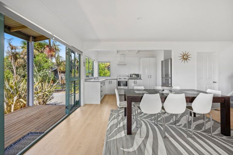 Photo of property in 806 Cove Road, Waipu, 0582