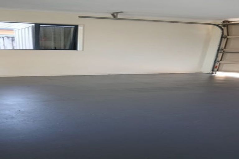 Photo of property in 14 Harobed Place, Weymouth, Auckland, 2103