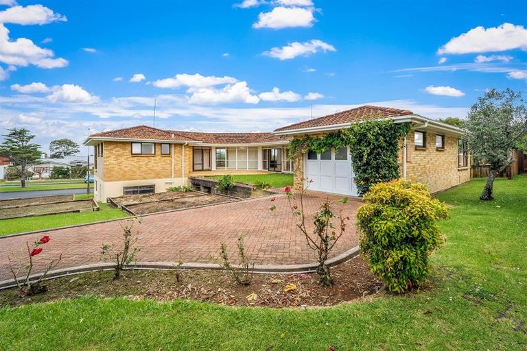 Photo of property in 2 Pendene Place, Forrest Hill, Auckland, 0620