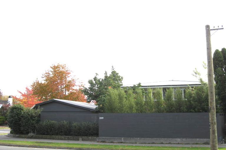 Photo of property in 209 Ilam Road, Ilam, Christchurch, 8041