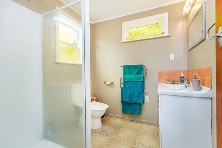 Photo of property in 59 Sunrise Boulevard, Tawa, Wellington, 5028