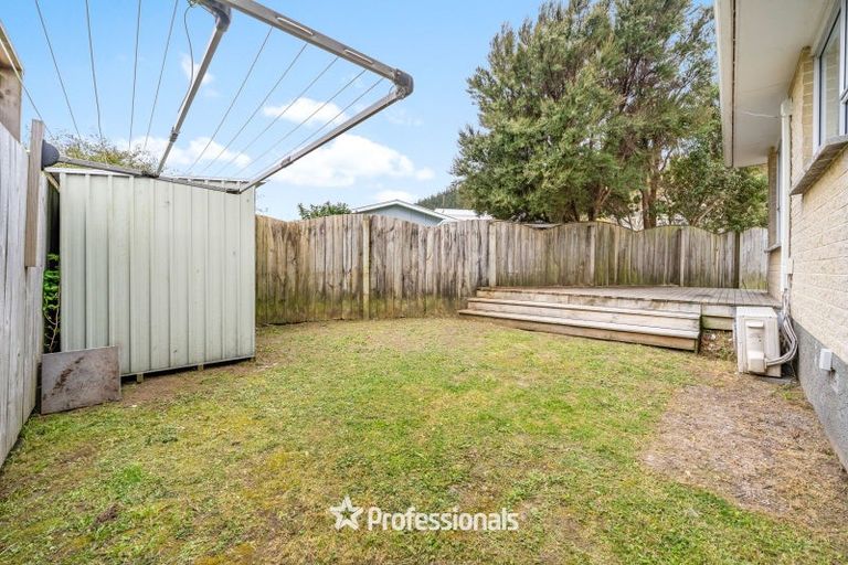 Photo of property in 15b Pencarrow Crescent, Wainuiomata, Lower Hutt, 5014