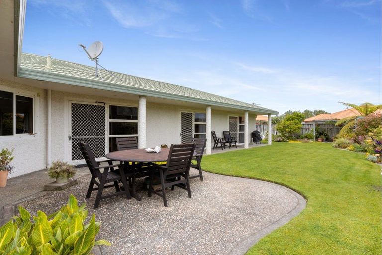 Photo of property in 9 Knightsbridge Place, Taradale, Napier, 4112