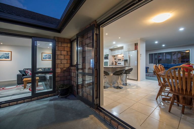 Photo of property in 31 Tomika Crescent, Papamoa Beach, Papamoa, 3118