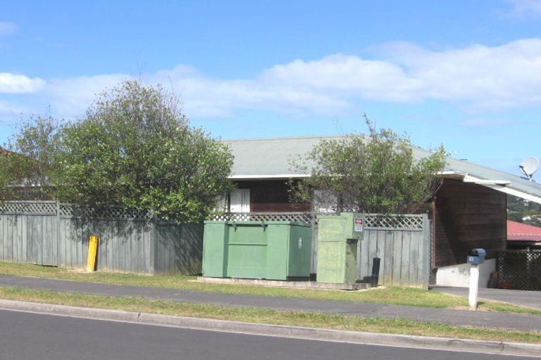 Photo of property in 4/10 Heathglen Place, Bayview, Auckland, 0629