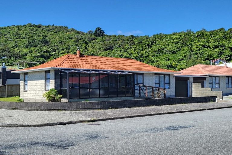 Photo of property in 17 Perotti Street, Greymouth, 7805