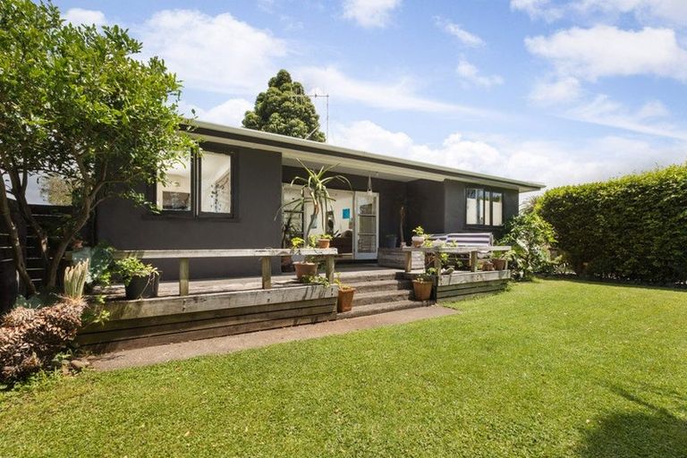 Photo of property in 11 Roretana Drive, Athenree, Katikati, 3177