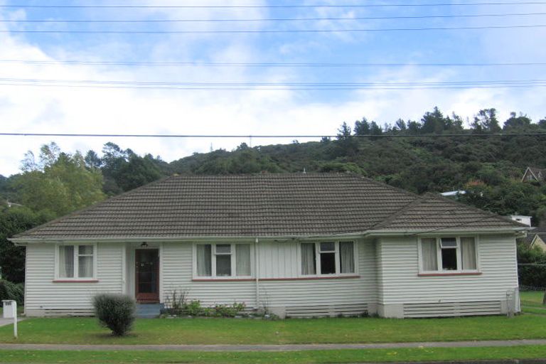 Photo of property in 316 George Street, Stokes Valley, Lower Hutt, 5019