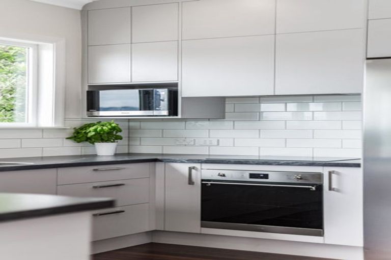 Photo of property in 18 Elphinstone Avenue, Strathmore Park, Wellington, 6022