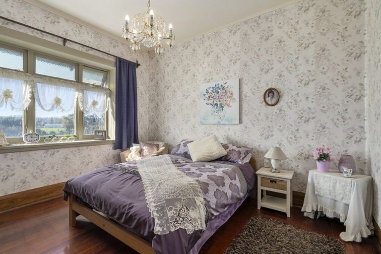 Photo of property in 10 Riverside Drive, Kelvin Grove, Palmerston North, 4470