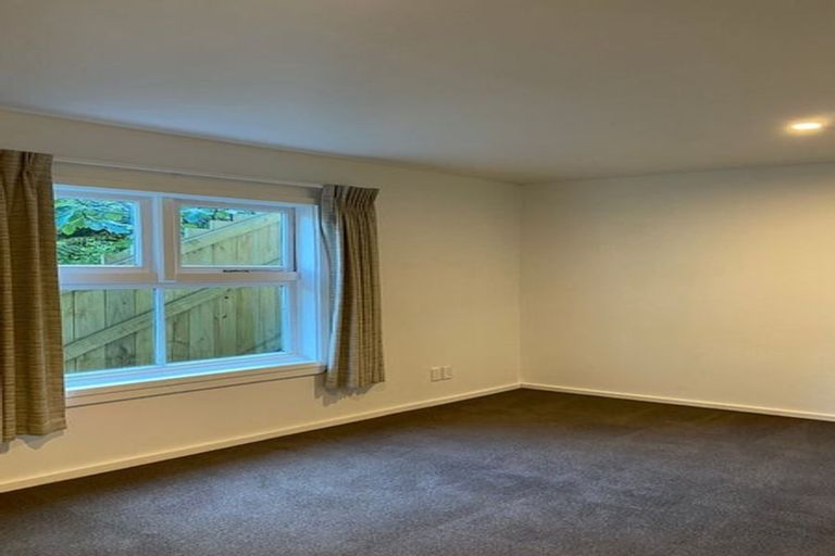 Photo of property in 21 Asquith Terrace, Brooklyn, Wellington, 6021