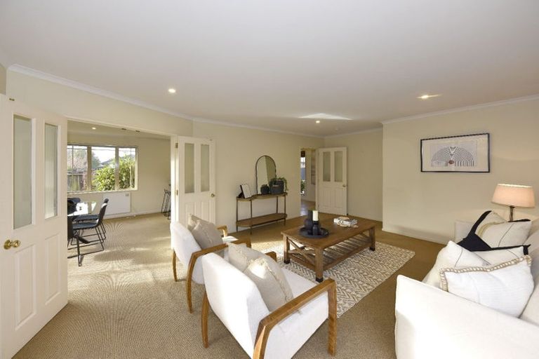 Photo of property in 8 Scarlet Lane, Redwood, Christchurch, 8051