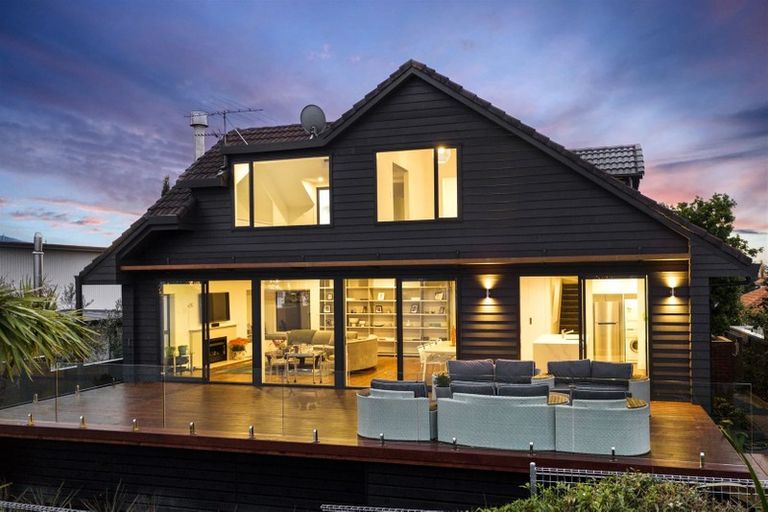 Photo of property in 79a Stanley Point Road, Stanley Point, Auckland, 0624