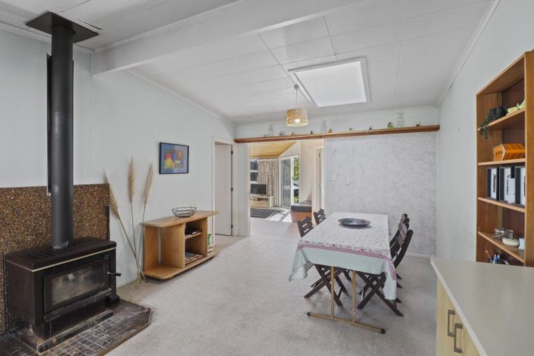 Photo of property in 42 Oxford Road, Lake Rotoma, Rotorua, 3074