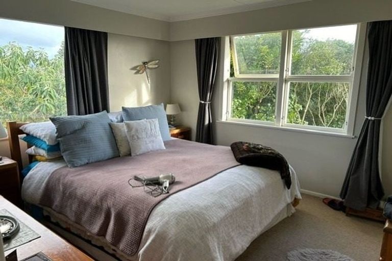 Photo of property in 230 Mangorei Road, Merrilands, New Plymouth, 4312