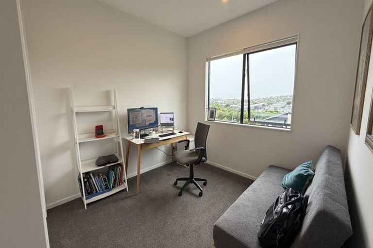 Photo of property in 6 Whenuateitei Crescent, Stanmore Bay, Whangaparaoa, 0932