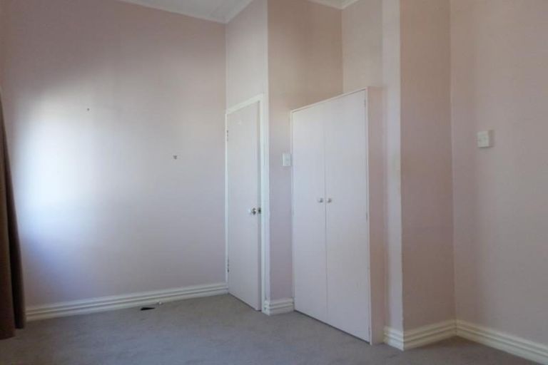 Photo of property in 2/28 Grant Road, Thorndon, Wellington, 6011