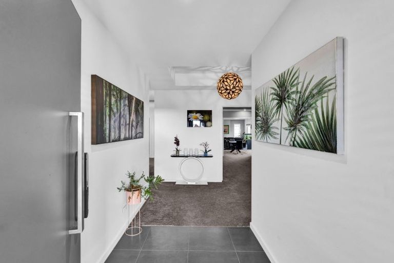 Photo of property in 17 Honeyfield Drive, Whalers Gate, New Plymouth, 4310