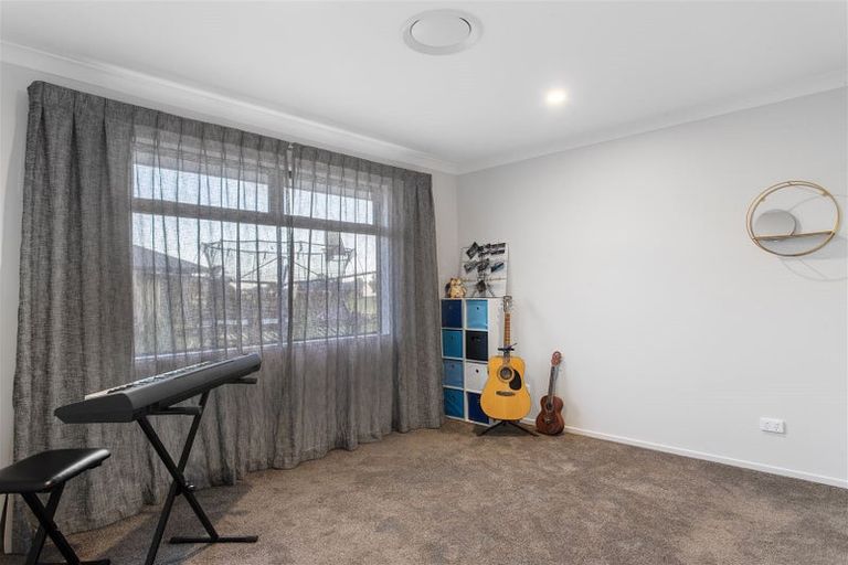 Photo of property in 8 Te Haunui Lane, Pegasus, 7612