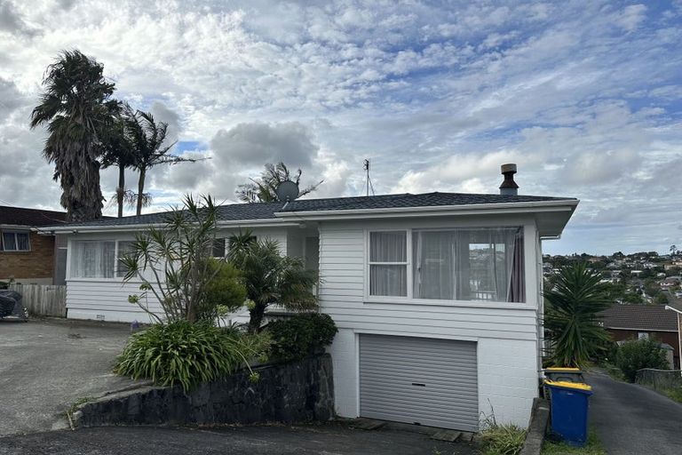 Photo of property in 1/54 Target Road, Totara Vale, Auckland, 0629