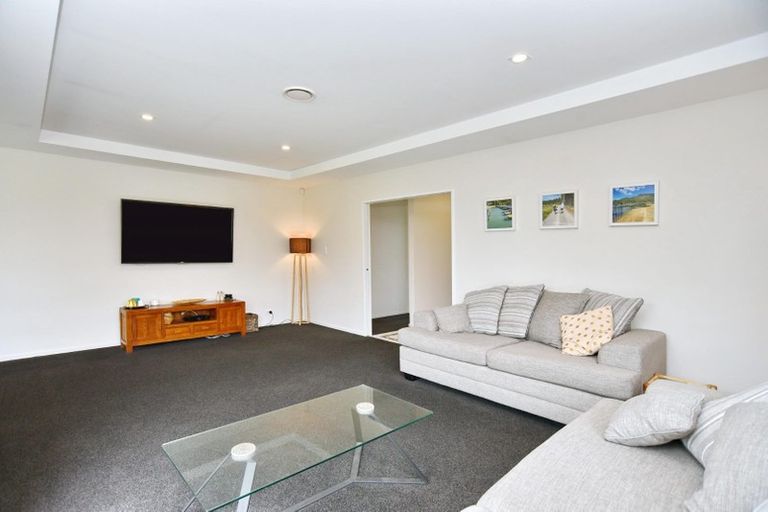 Photo of property in 6 Te Whenu Crescent, Marshland, Christchurch, 8083