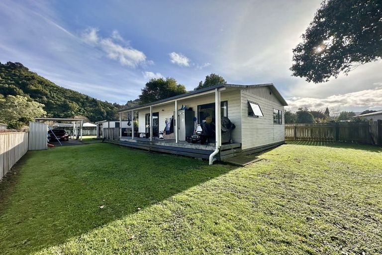 Photo of property in 15a Black Beech Street, Birchville, Upper Hutt, 5018
