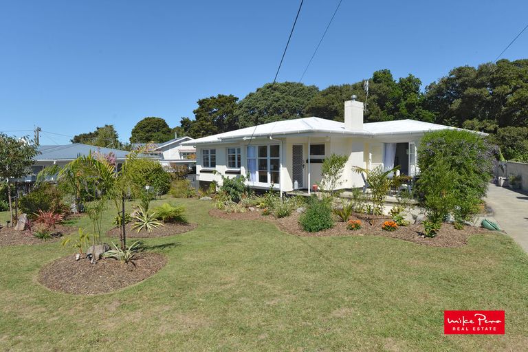 Photo of property in 28 Tui Crescent, Maunu, Whangarei, 0110