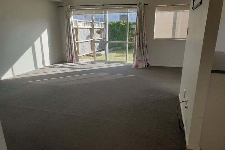 Photo of property in 18/45a Swanson Road, Henderson, Auckland, 0610