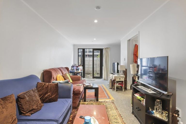 Photo of property in 7a/30 Westward Ho, Glen Eden, Auckland, 0602