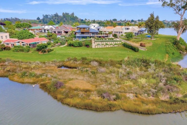 Photo of property in 126 College Place, Poike, Tauranga, 3112