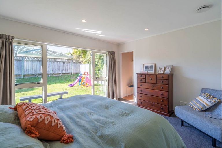 Photo of property in 137 Realm Drive, Paraparaumu, 5032