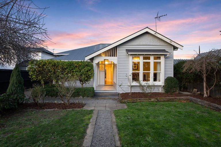 Photo of property in 216 Springfield Road, St Albans, Christchurch, 8014