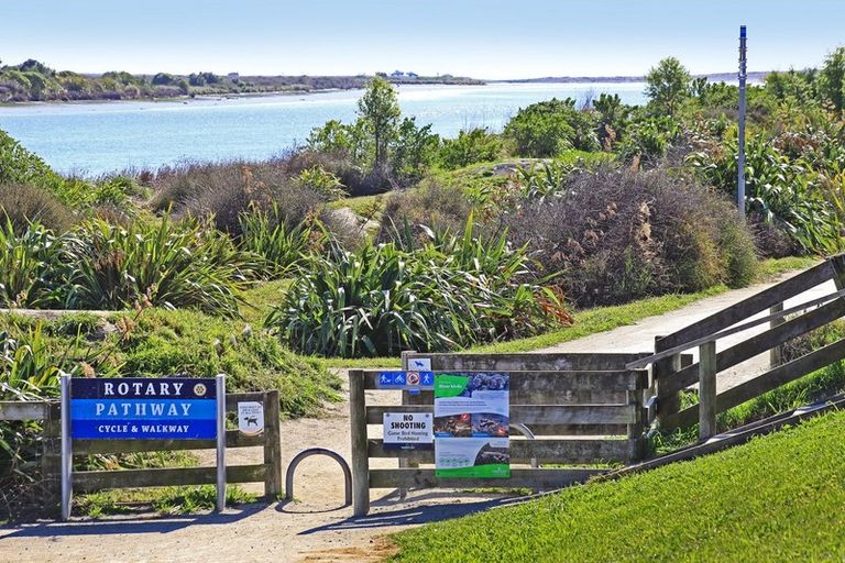 Photo of property in 55 Ferry Road, Clive, 4102