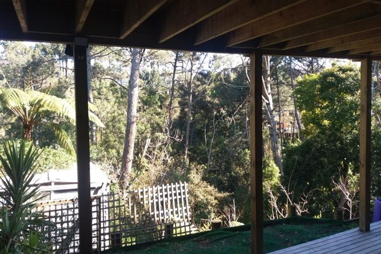 Photo of property in 5 Saddleback Rise, Murrays Bay, Auckland, 0630