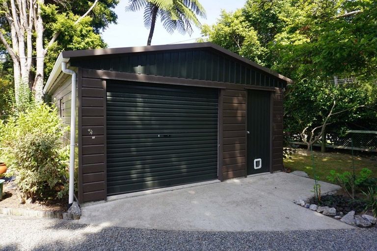Photo of property in 24 Avenue North Road, Levin, 5510