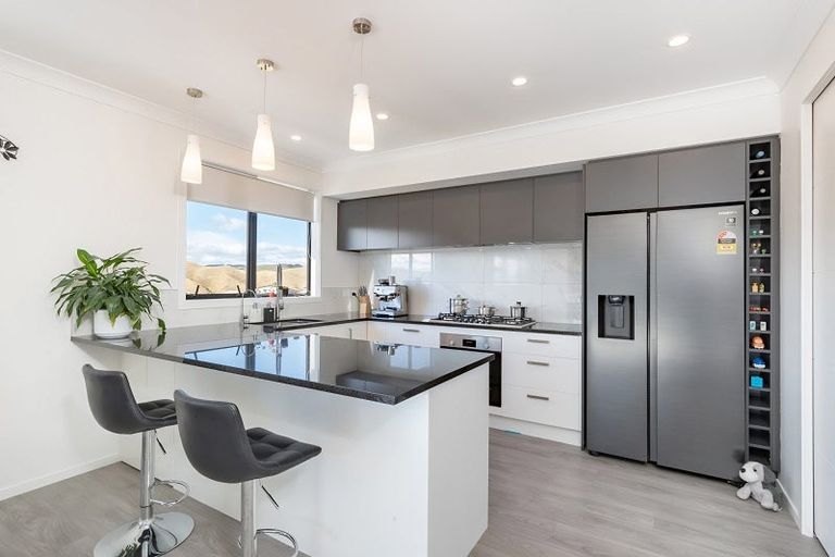 Photo of property in 12 Atherton Terrace, Churton Park, Wellington, 6037