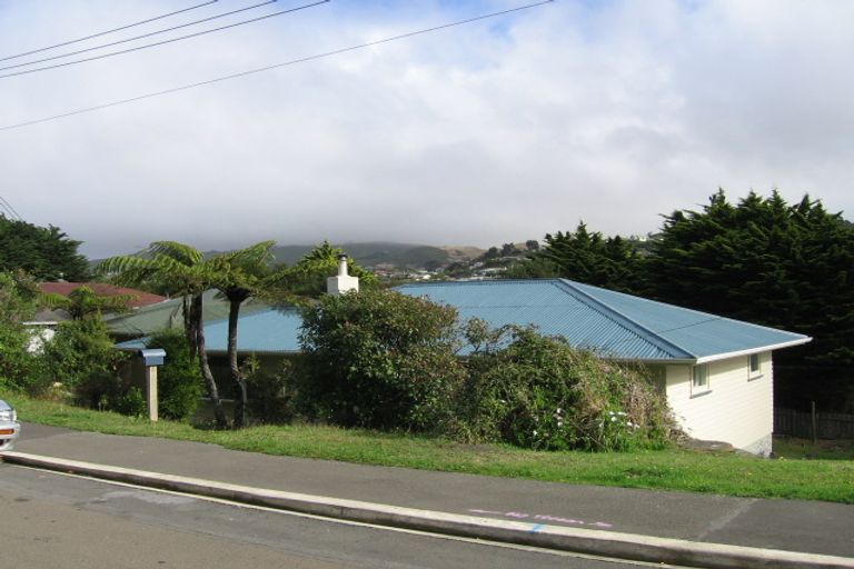 Photo of property in 19 Lynda Avenue, Paparangi, Wellington, 6037