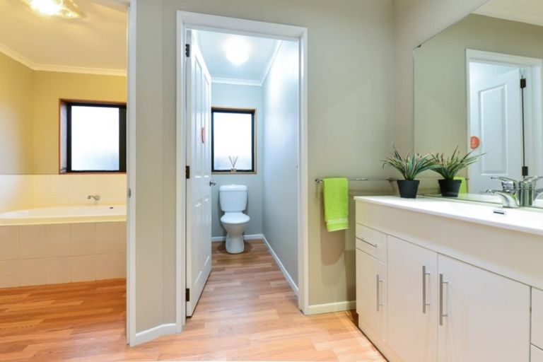 Photo of property in 17 Dorchester Place, Nawton, Hamilton, 3200